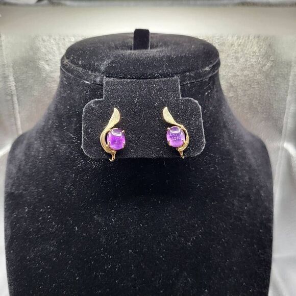 Vintage Sarah Cov Amethyst and Gold Clip on Earrings - Picture 5 of 5